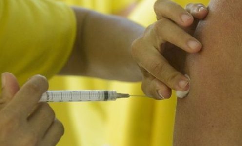 Campanha nacional contra a gripe bate meta de 90% de cobertura, afirma Ministério da Saúde